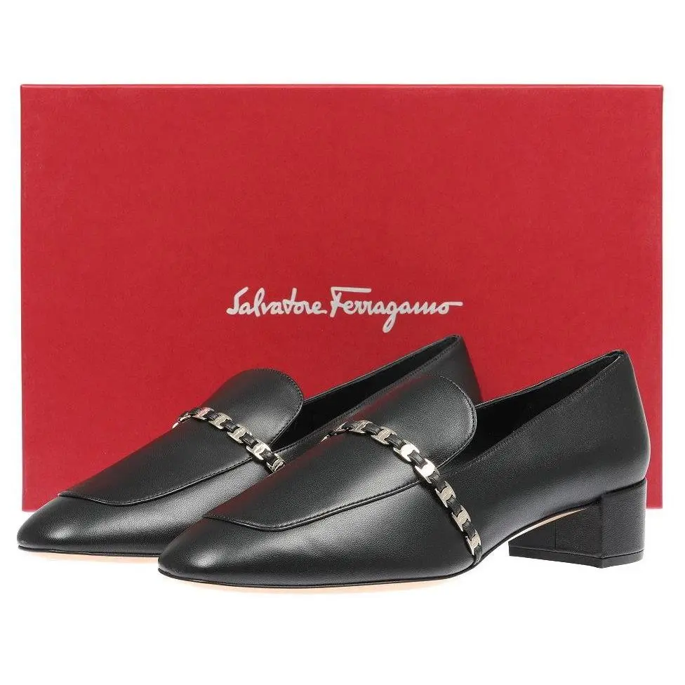 Salvatore Ferragamo Tilos Black Gancini Chain Low Heels Pumps Shoes 9.5 C - Black