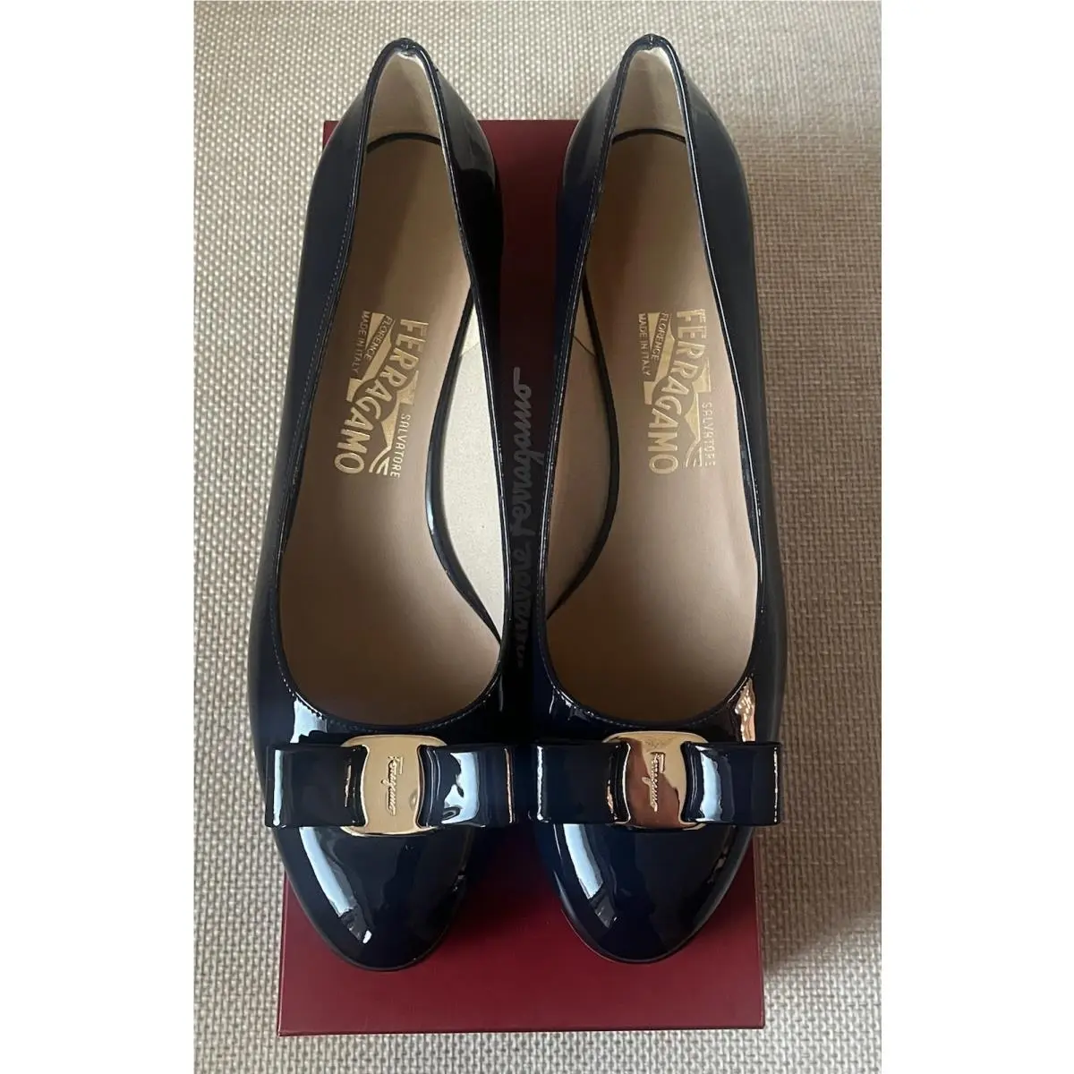 Salvatore Ferragamo Oxford Blue Vara Bow Pumps Heels Shoes 9.5 C