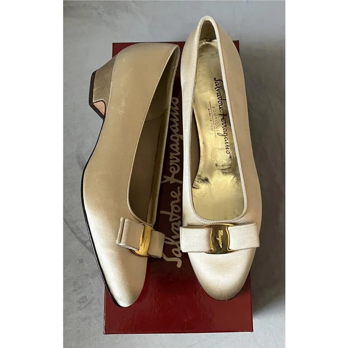 Salvatore Ferragamo shoes - Salvatore Ferragamo Vara - Vara - Gold 0