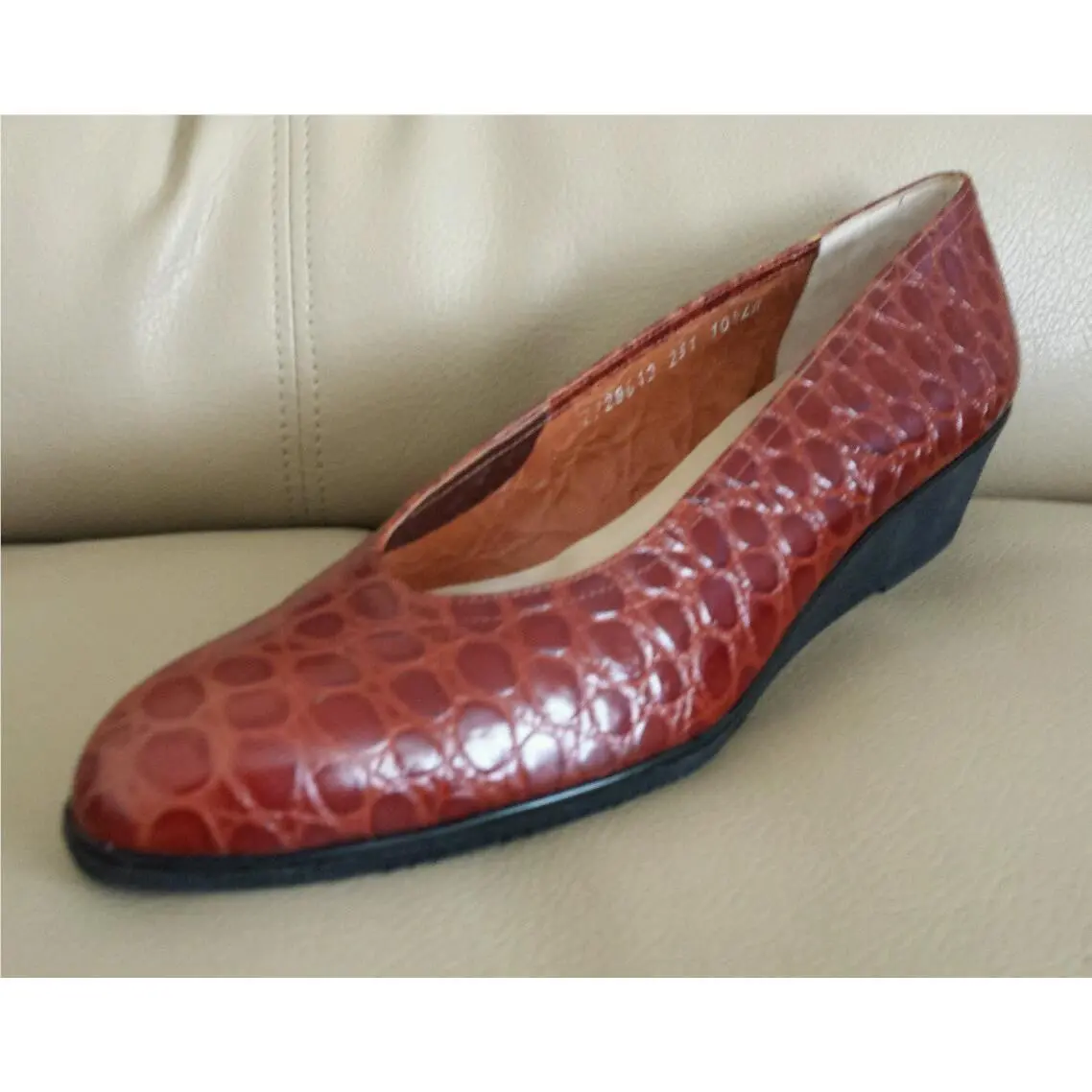 Salvatore Ferragamo Brown-maroon Crocodile Embossed Rubber Flatt Soles 10.5-AAAA