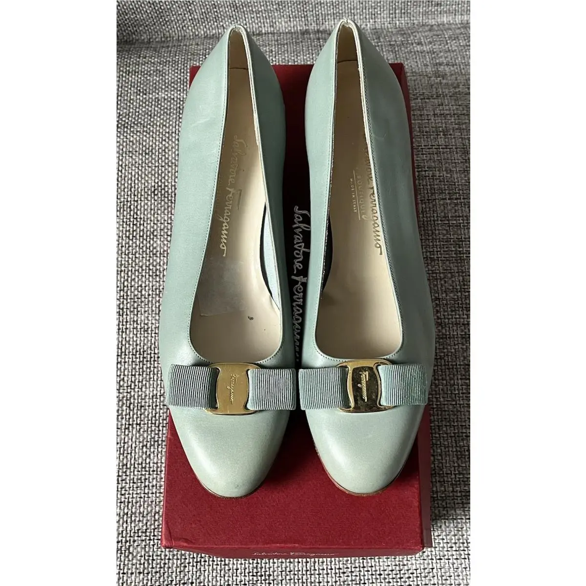Salvatore Ferragamo Green Blue Lillaz Vara Bow Pumps Heel Shoes 8 B