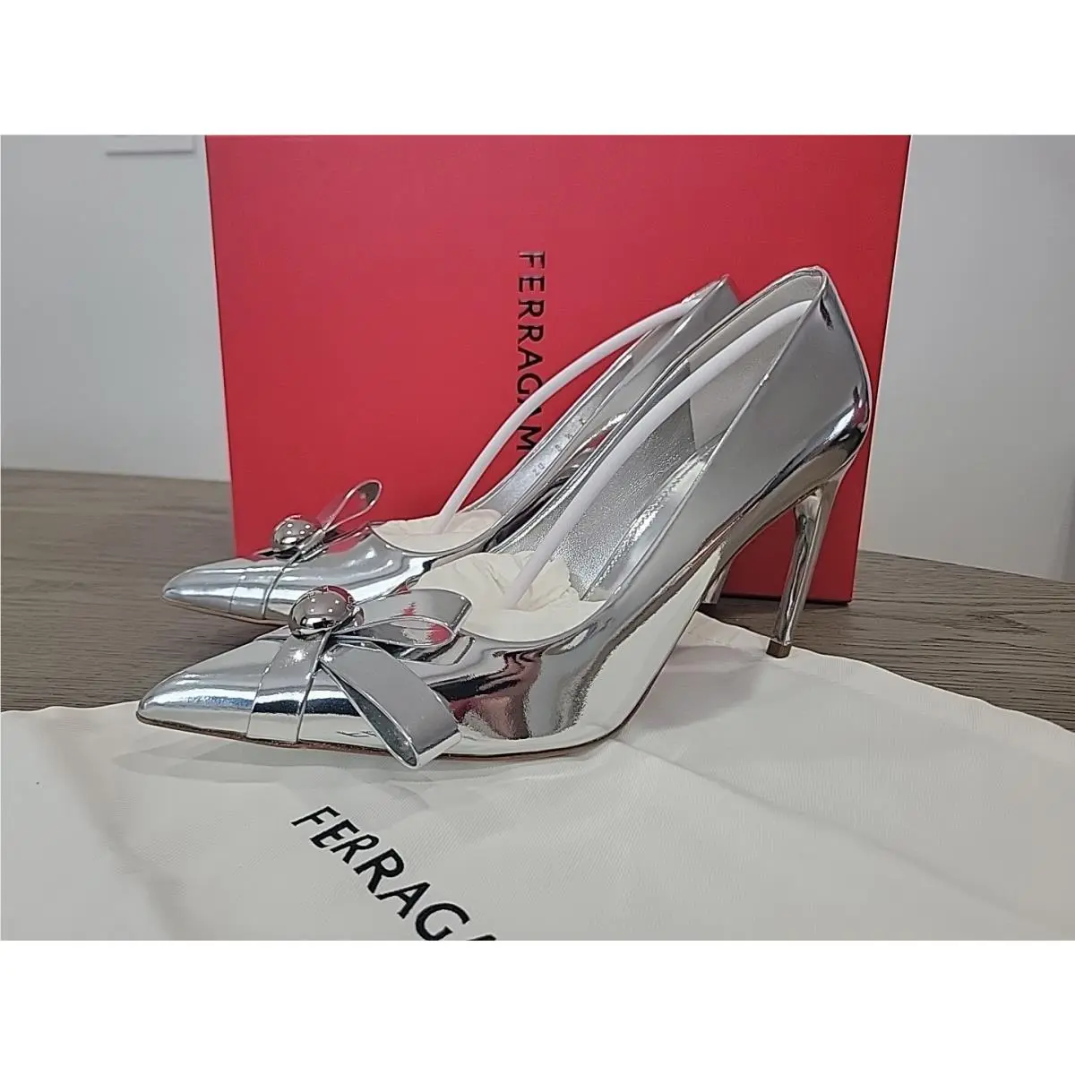 Salvatore Ferragamo Womens Brilda Silver Leather Heel Pump Shoe 6 C