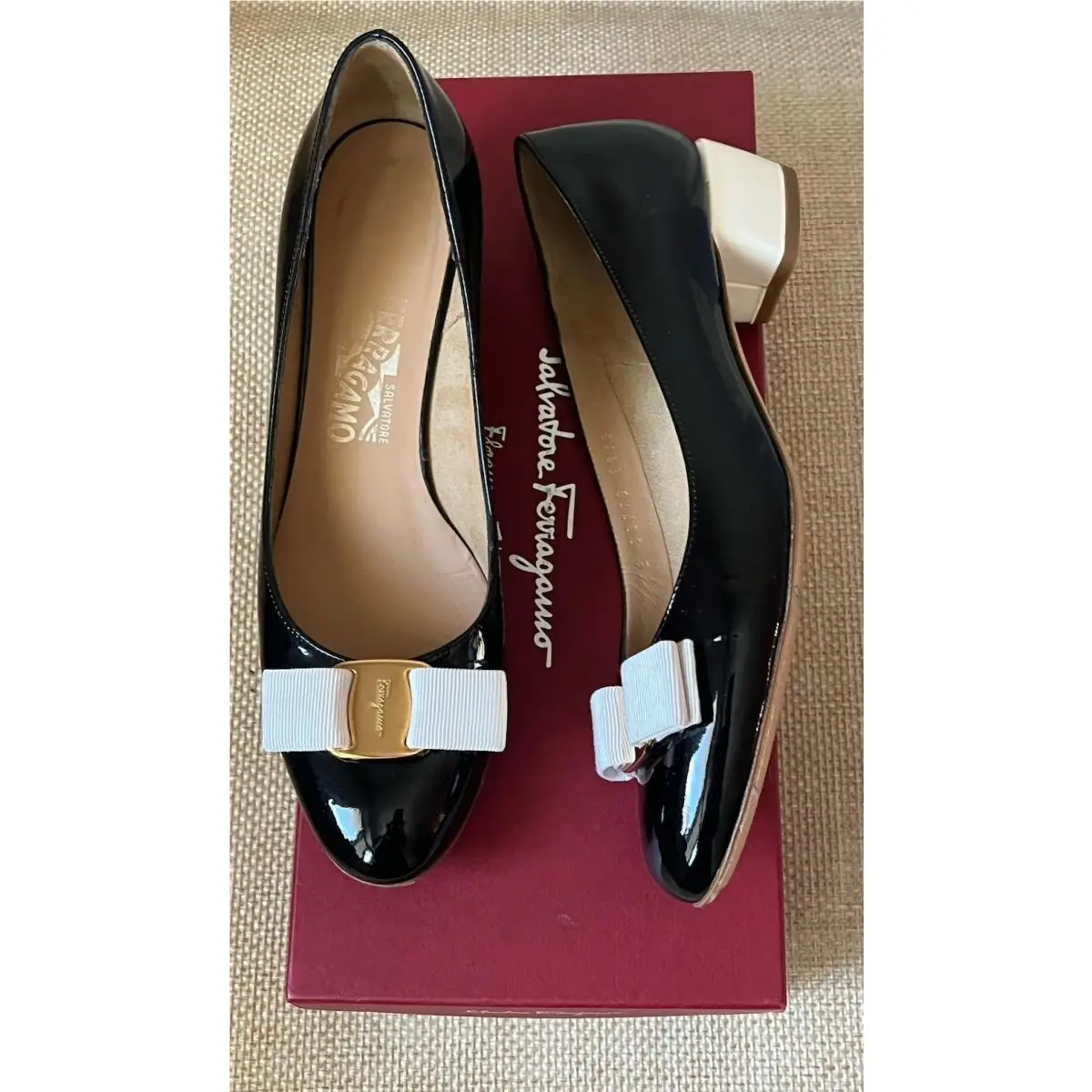 Salvatore Ferragamo shoes - Salvatore Ferragamo Vara - Vara - Black 1