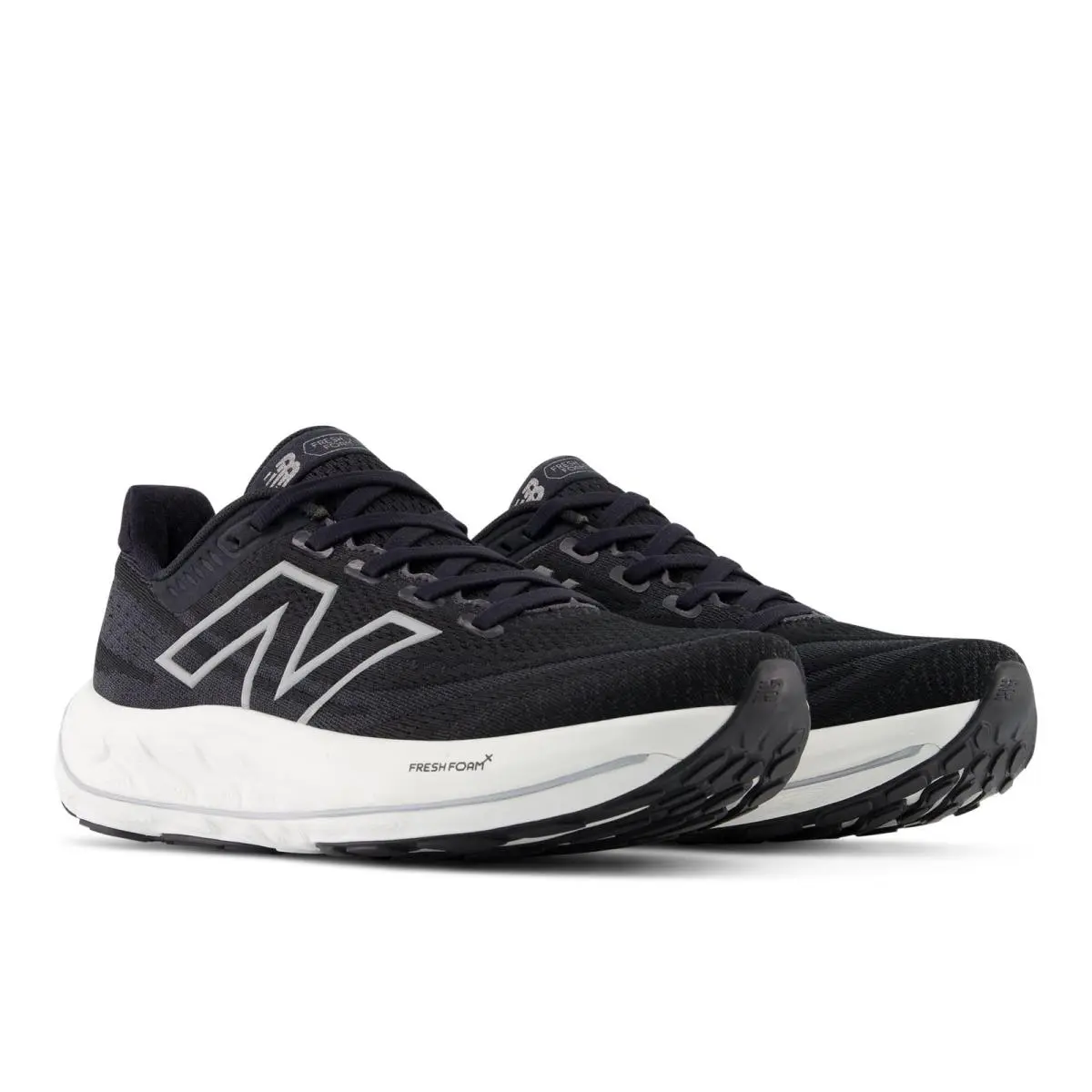 New Balance shoes - M_WVNGOV6 - Black/White (UPC: 196941393117) 1