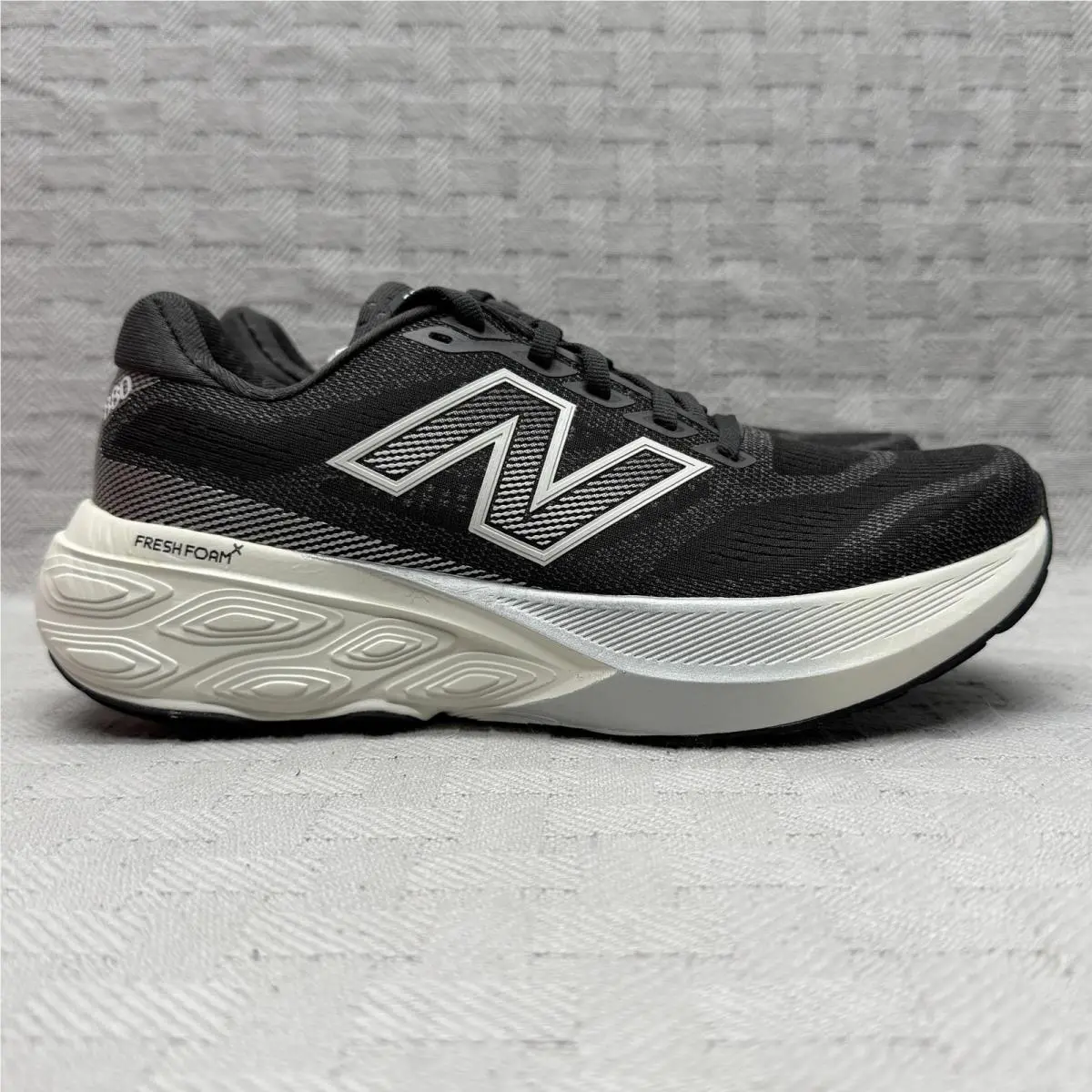 New Balance Shoes Womens Size 7.5 Black Fresh Foam Running Sneakers W880H15