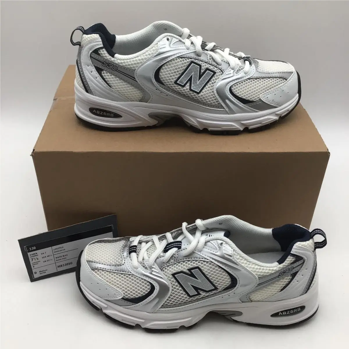 530 White Blue Silver MR530SG Mens Size 7.5 Retro Running Shoes New by New Balance