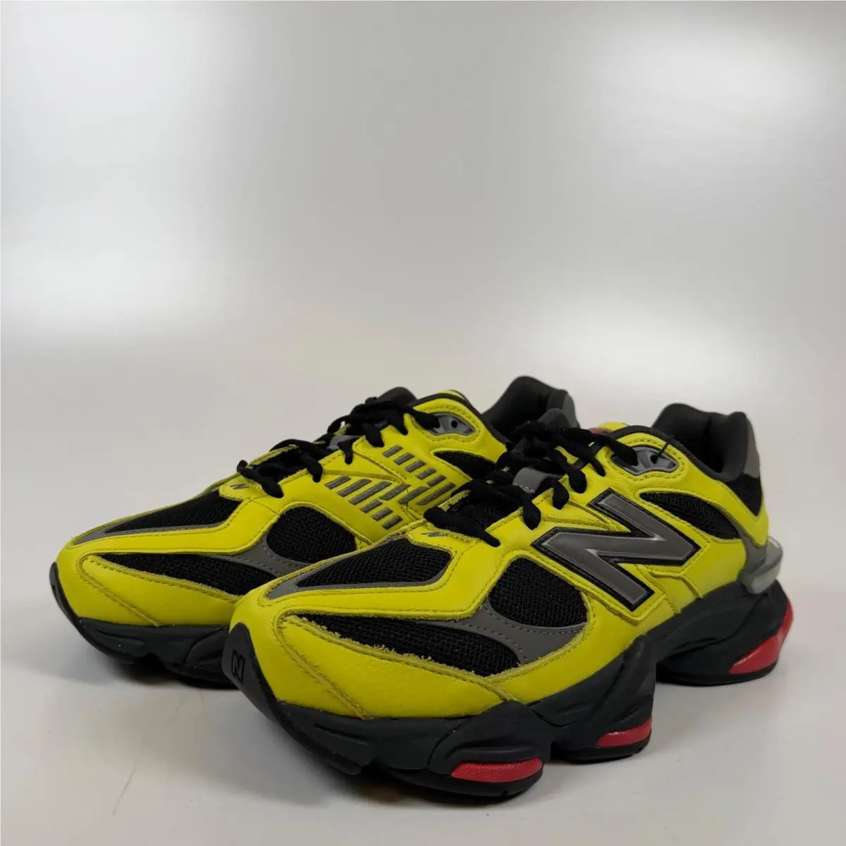 9060 Tea Tree Green Black Yellow Sneakers U9060NRG Mens 9.5 by New Balance