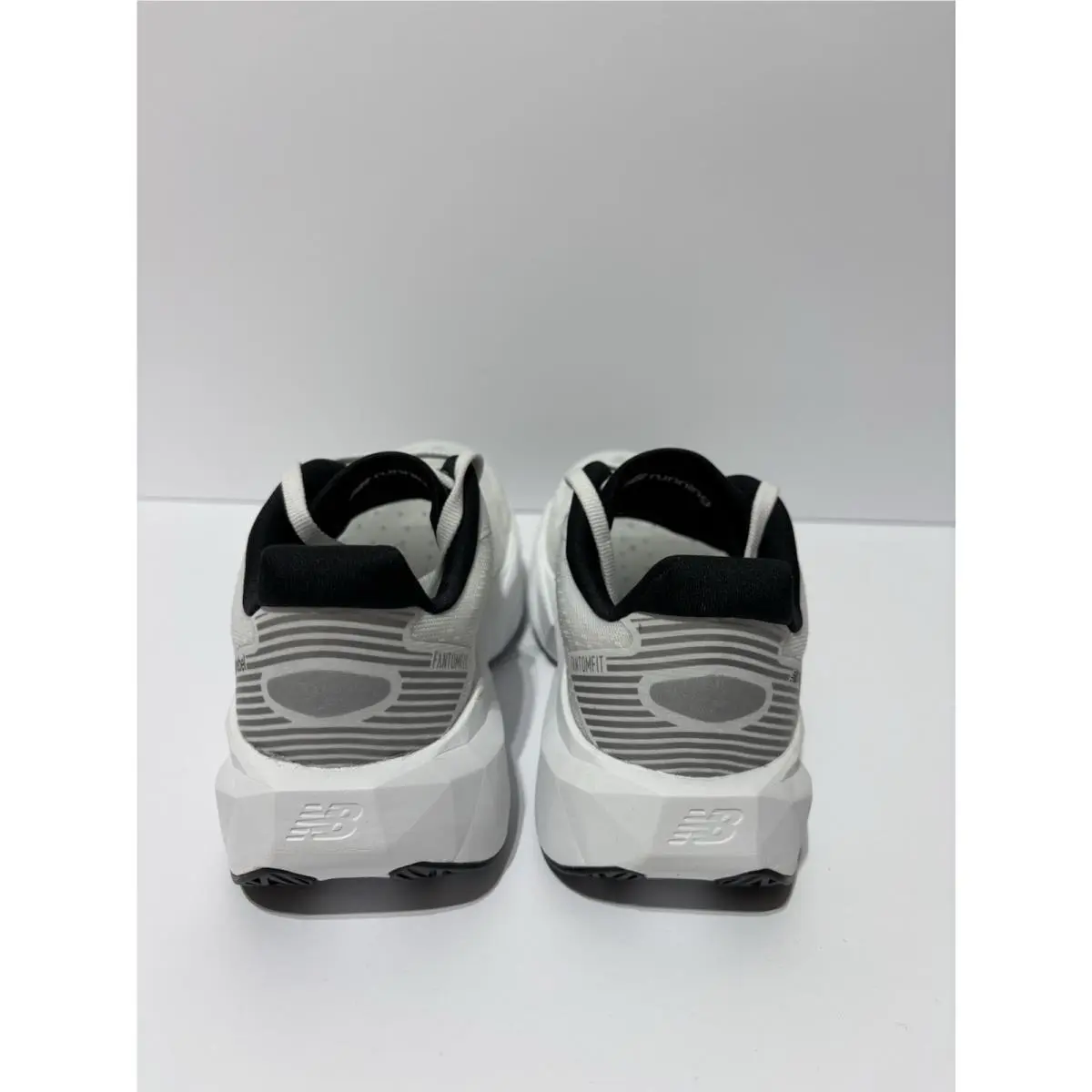 New Balance shoes - New Balance FuelCell Rebel - FuelCell Rebel - White 2