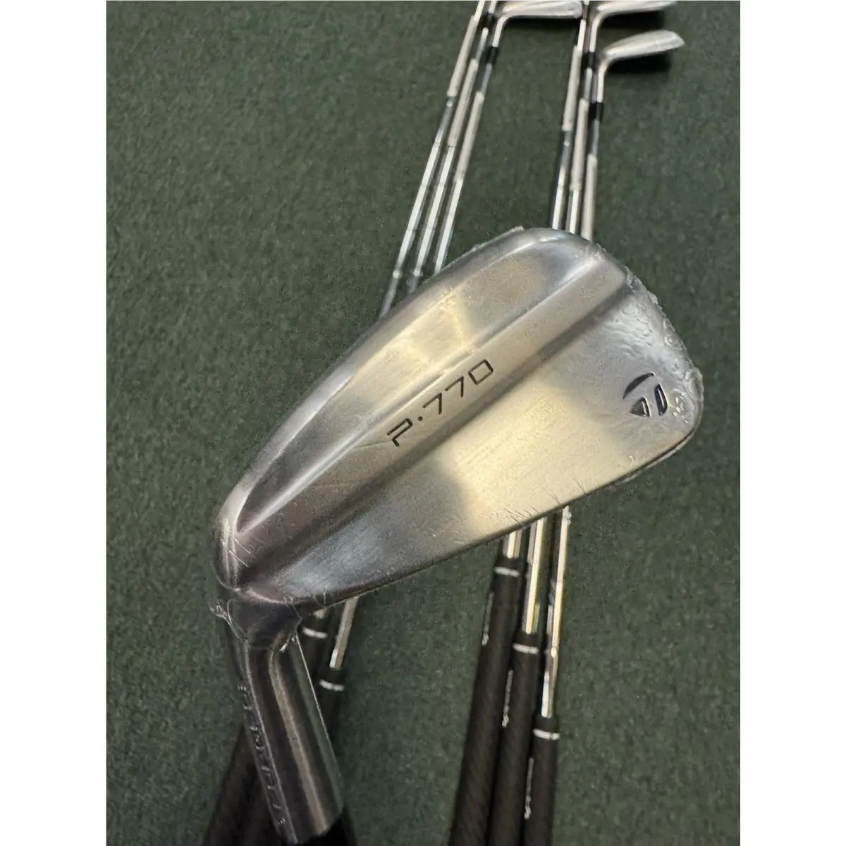 TaylorMade  - True Temper Dynamic Gold Mid 115 - Gold (UPC: 192371848722) 2