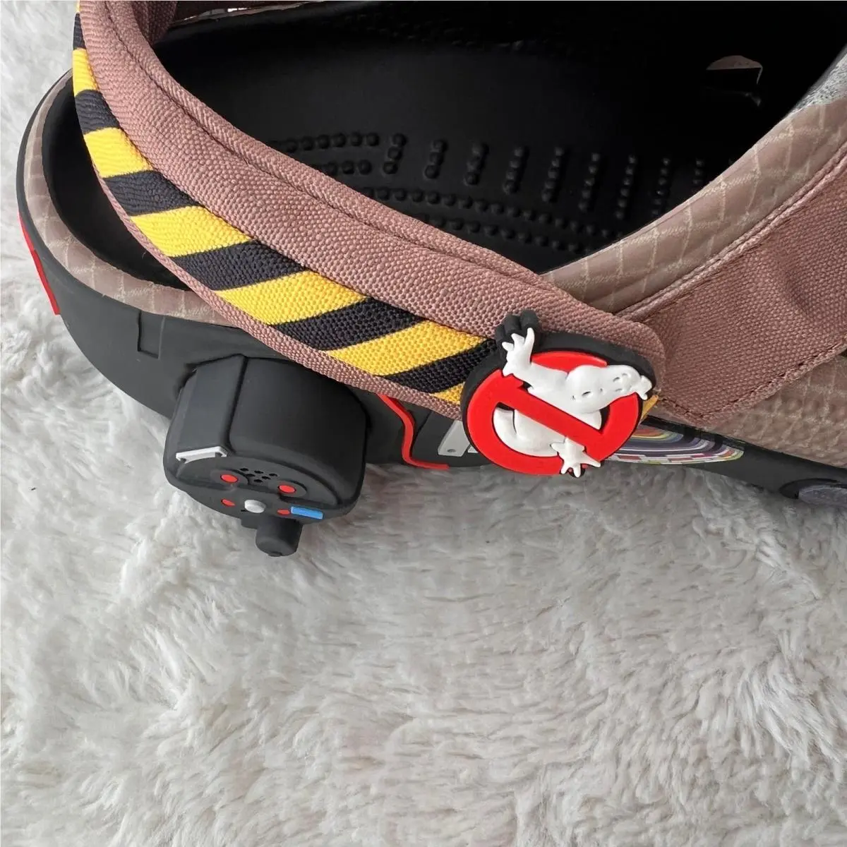 Crocs shoes - Ghostbusters Ecto-1 Classic Clog - Ghostbusters Classic Clog - Tan 3
