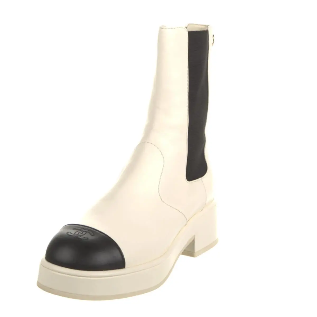Chanel shoes - CHANEL 2022 Interlocking - Interlocking - White (off white) and Black 0