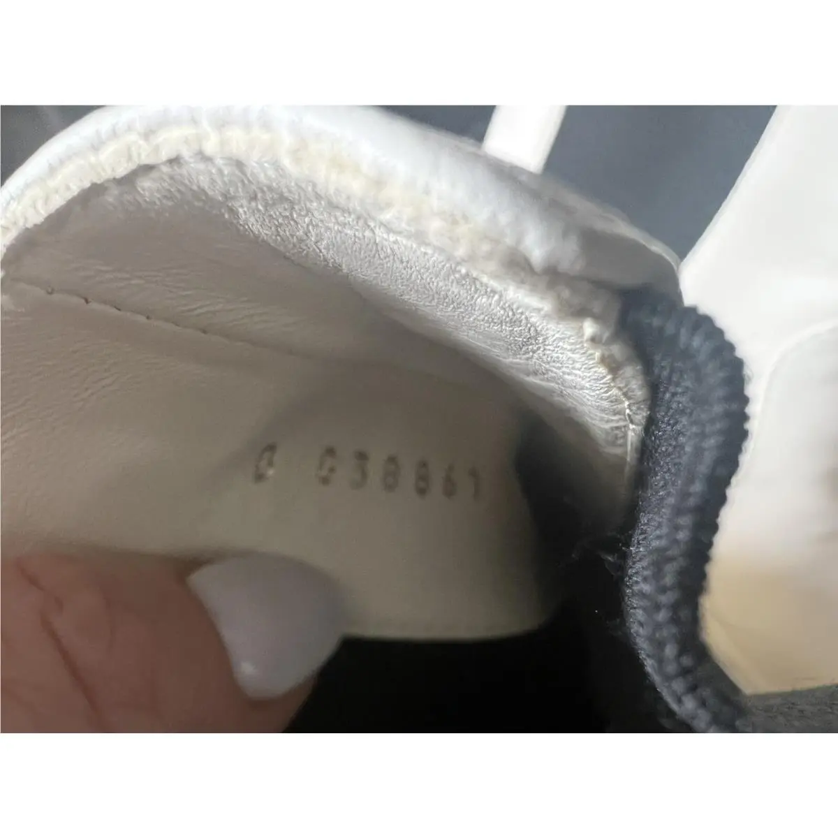 Chanel shoes - CHANEL 2022 Interlocking - Interlocking - White (off white) and Black 10