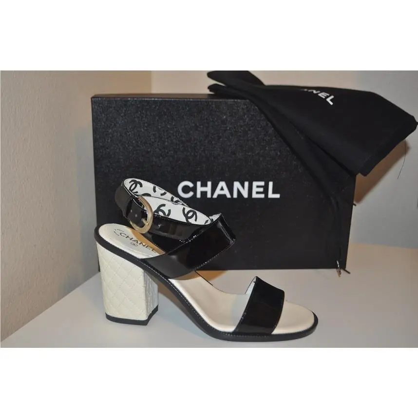 Chanel 15S Black Patent Strappy White Quilted Leather Heel Sandals Shoe 35.5