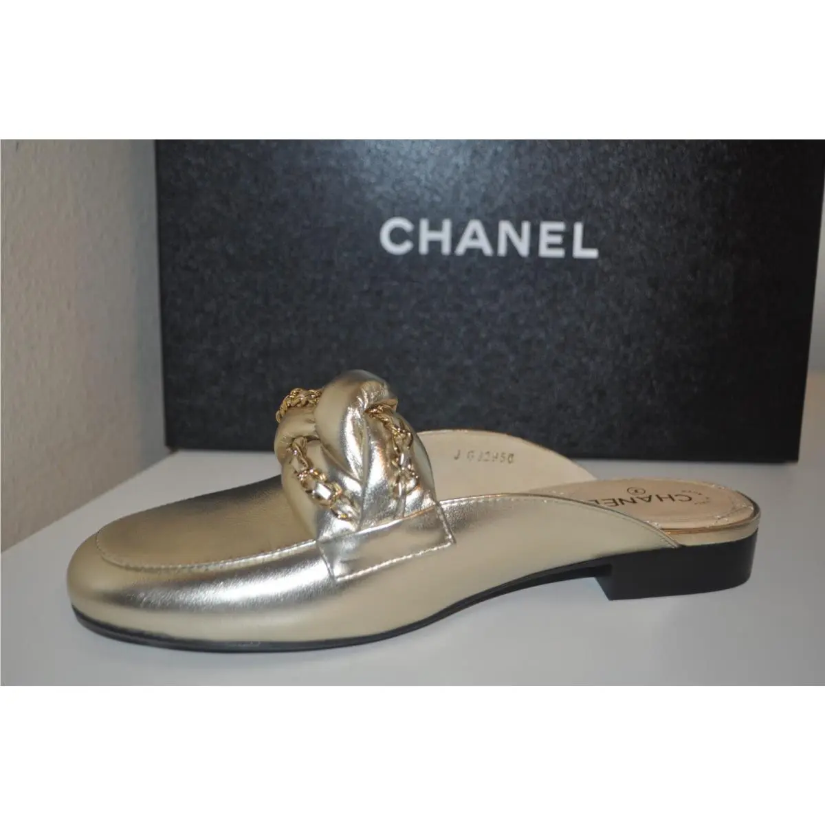 Chanel shoes - Gold (UPC: 3572639283316) 1