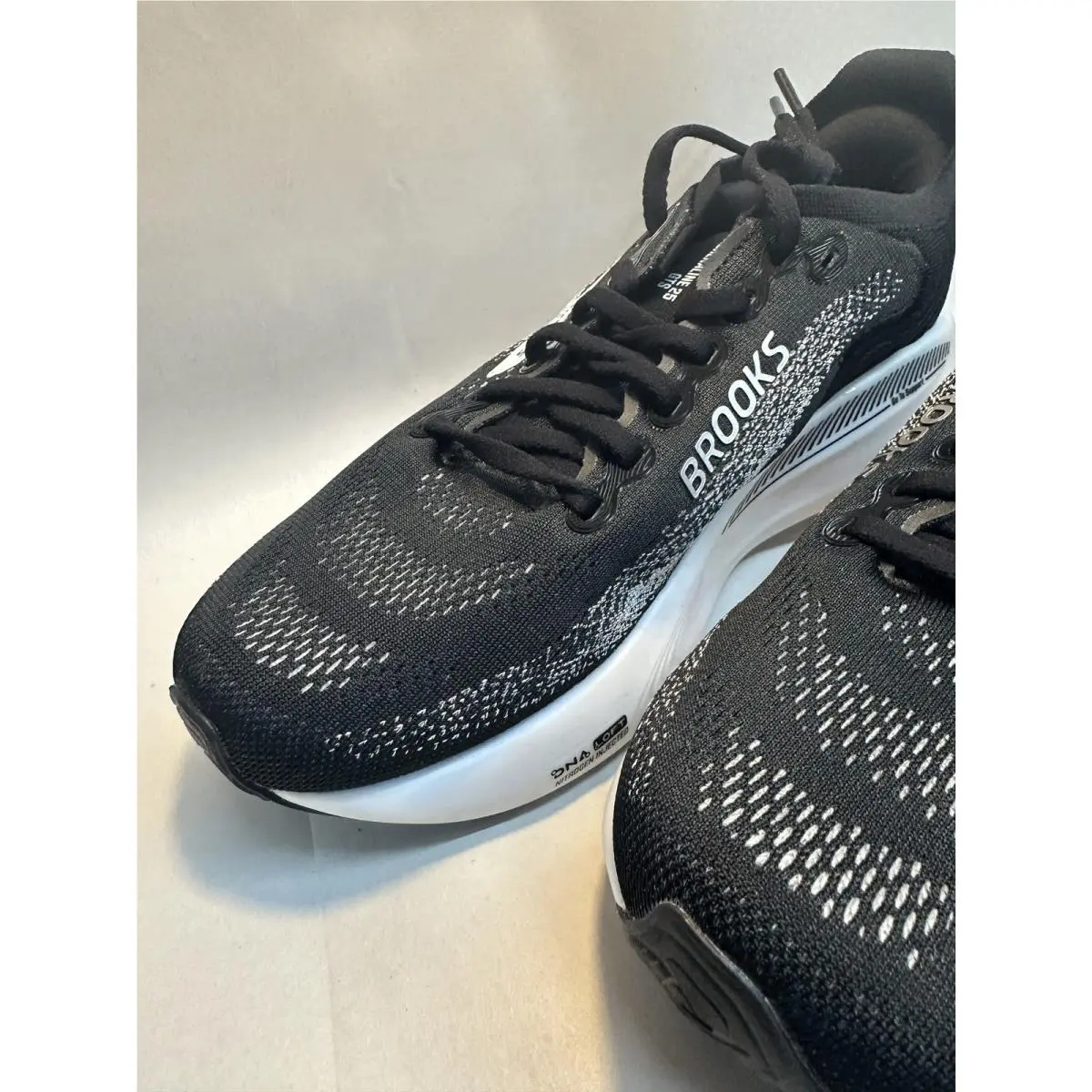 Brooks shoes - Adrenaline GTS - Adrenaline GTS - Black (UPC: 195394666830) 1
