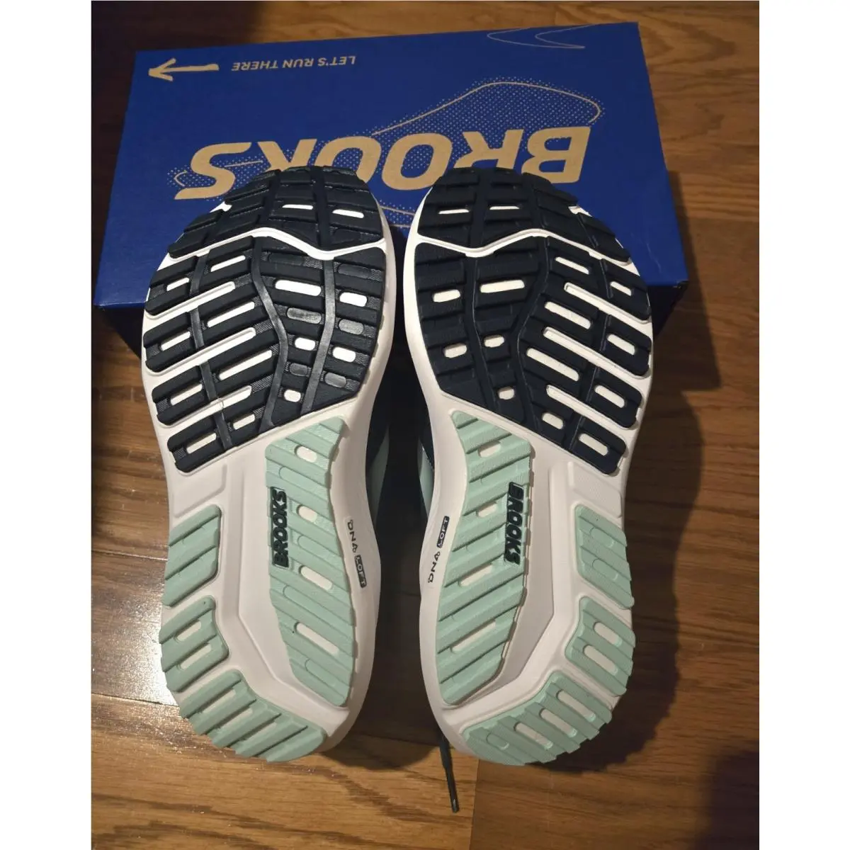 Brooks shoes - Brooks Anthem 8 - Anthem - 1204611b-444 - Blue 4
