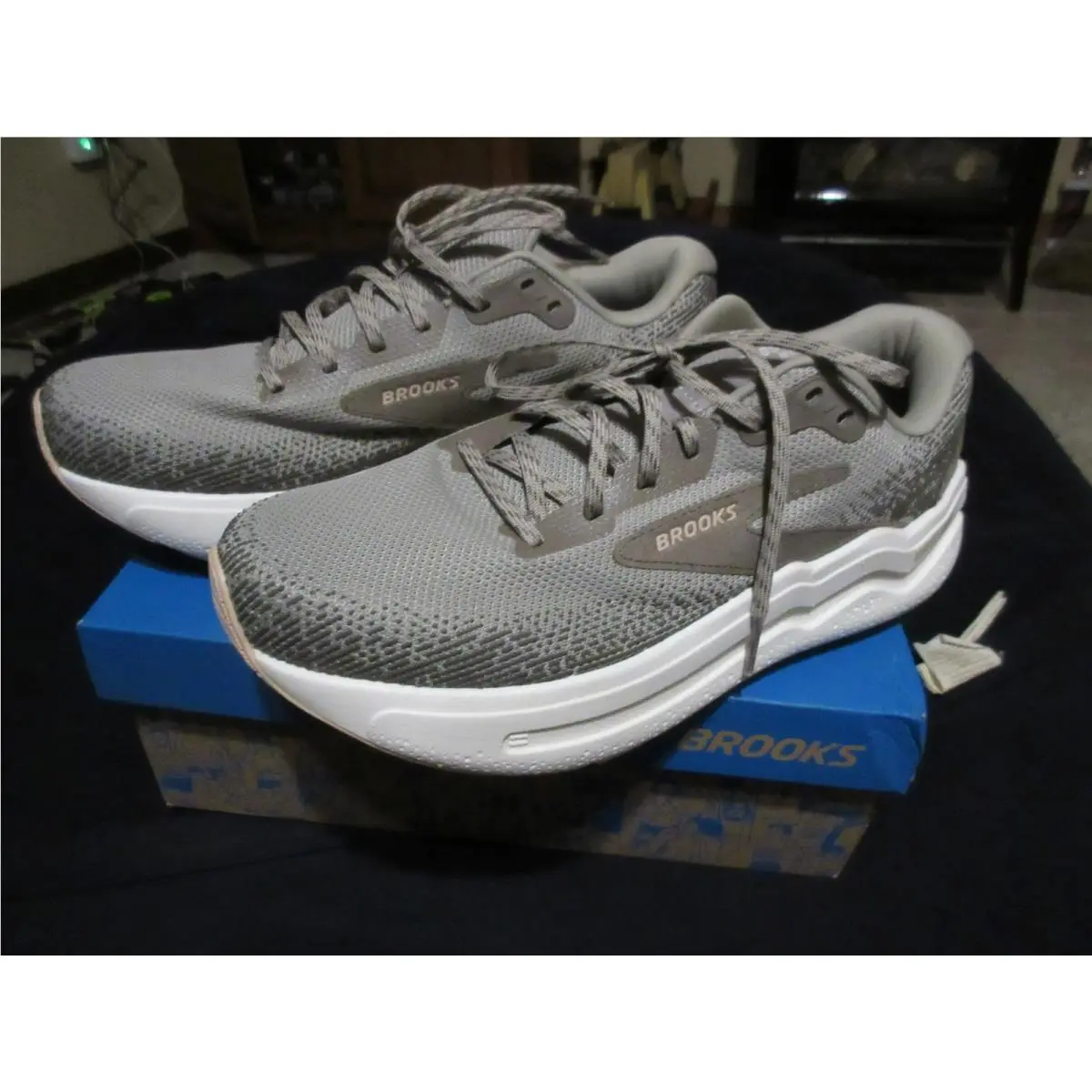 Brooks shoes - Brooks Ghost Max 2 - Ghost Max - 110431-1D-240 - Gray 0