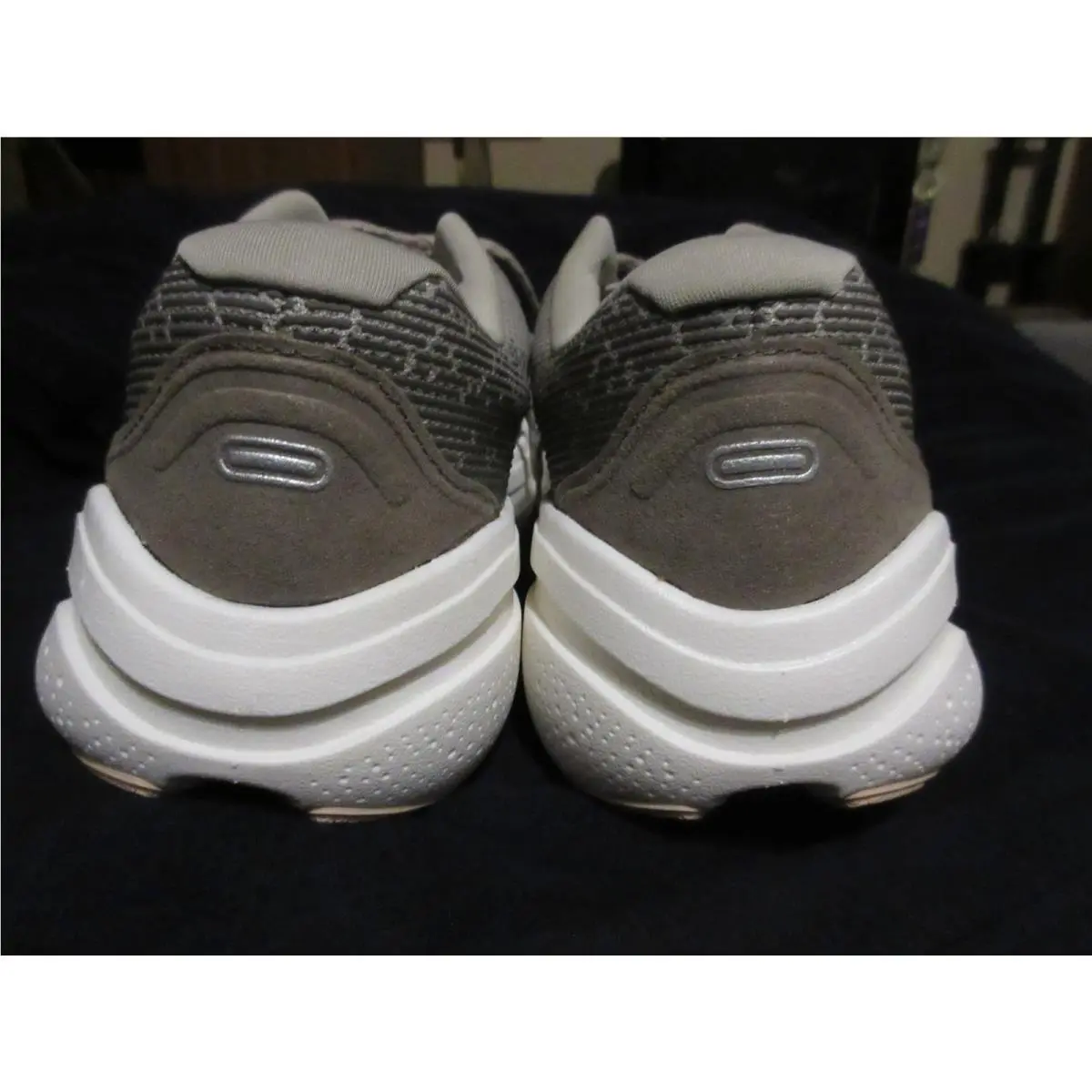 Brooks shoes - Brooks Ghost Max 2 - Ghost Max - 110431-1D-240 - Gray 3