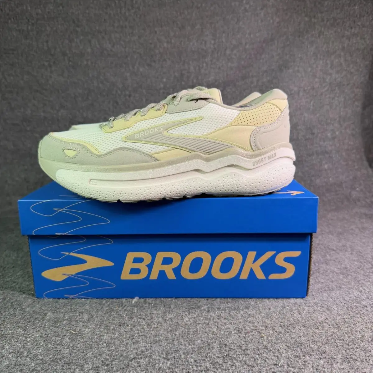 Brooks shoes - Brooks Ghost Max SE 110444 1D 335 London Fog/Green Haze/Creme - Gray 2