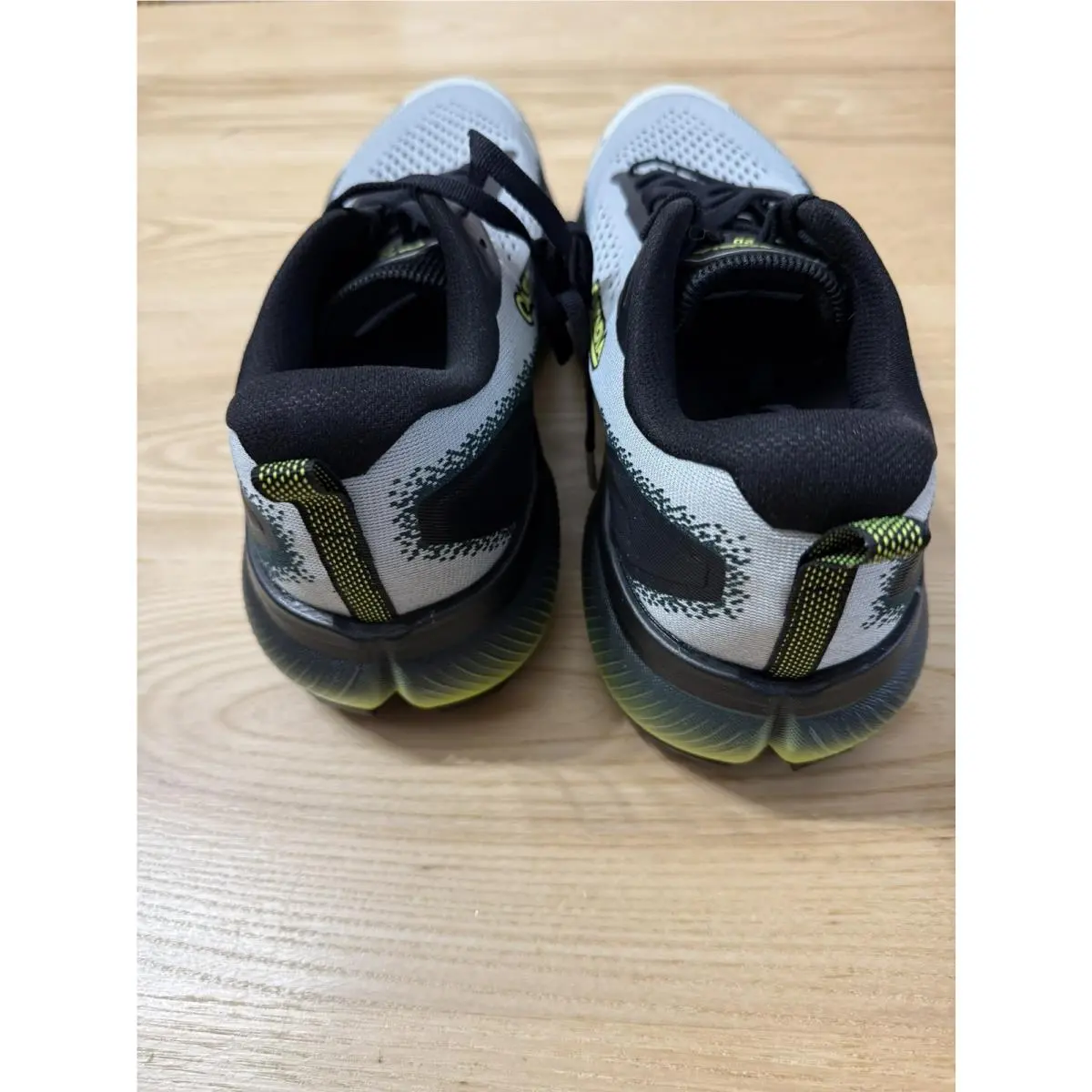 Brooks shoes - Cascadia 20 - Cascadia - vs-202441 - Gray 1