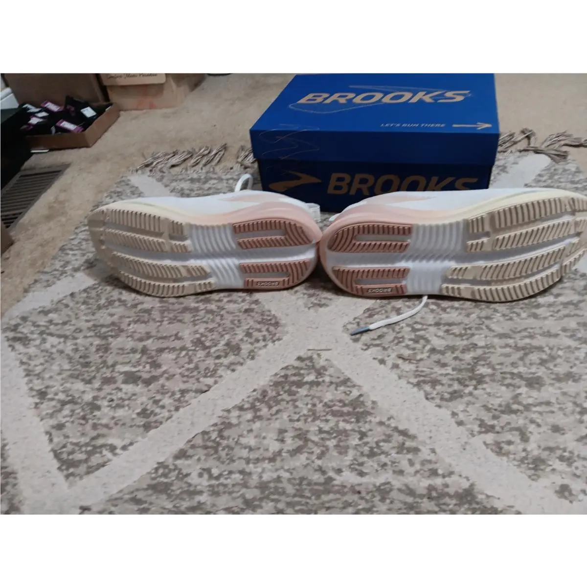 Brooks shoes - Brooks Ghost Max - Ghost Max - 1204851d173 - White 12