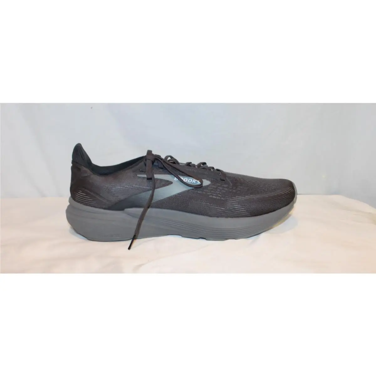 Brooks shoes - Gray 3