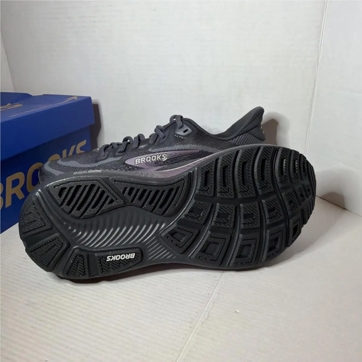 Brooks shoes - Brooks Ghost - Ghost - 120482 1D 058 - Ebony/Folkstone/Metallic 9
