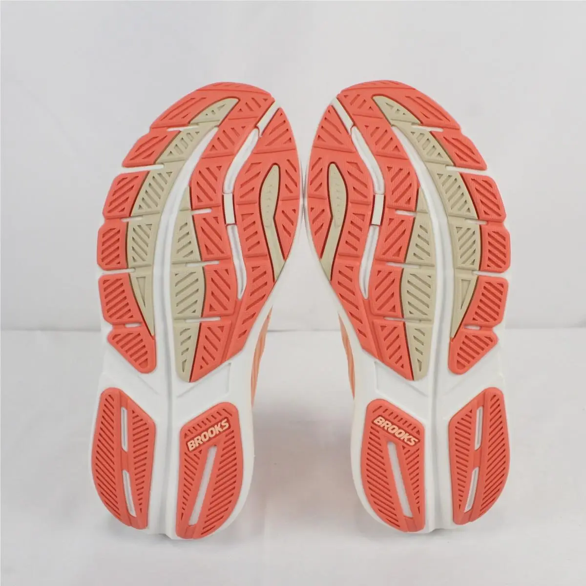 Brooks shoes - 1204571B833 - 120457 1B 833 - Pink (UPC: 195394763188) 2