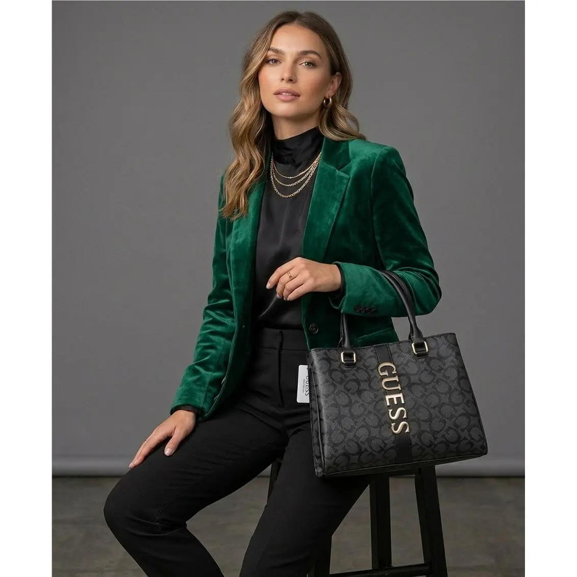 Handbag  – Perfect Blend of Elegance and Functionality by Guess