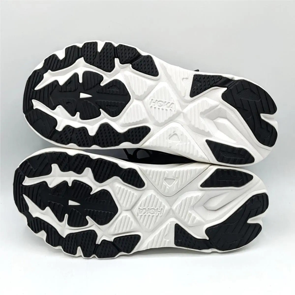 Hoka shoes - HOKA One One Arahi 8 - 1168691/ BWHT - Black 15