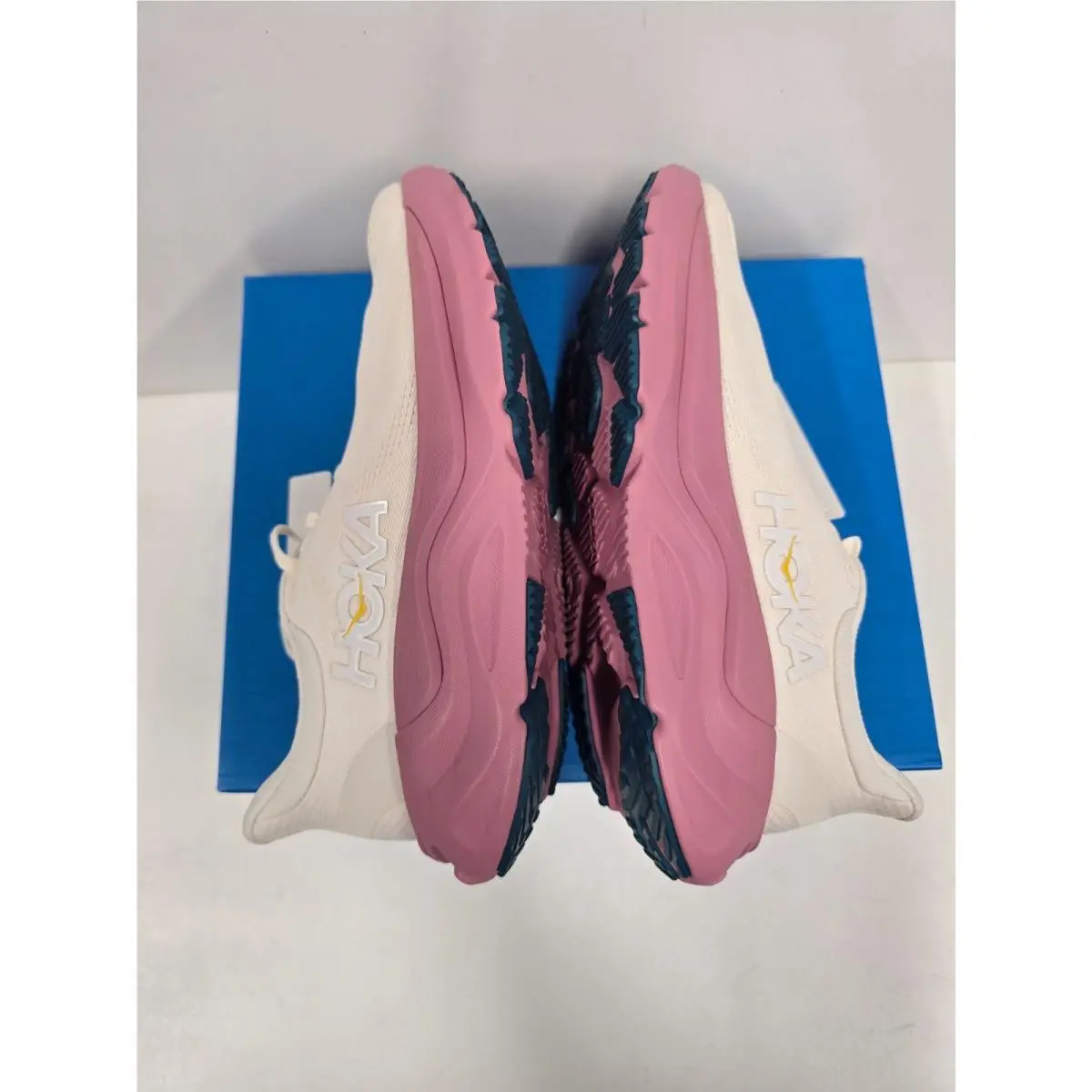 Hoka shoes - Arahi 8 - Arahi - Black/White BWHT 73