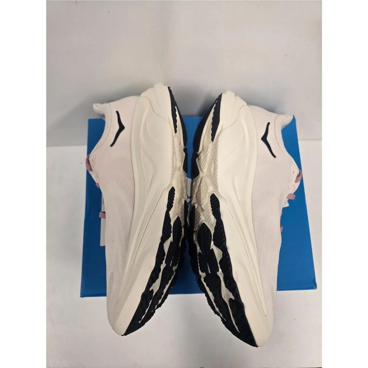Hoka shoes - Arahi 8 - Arahi - Black/White BWHT 16