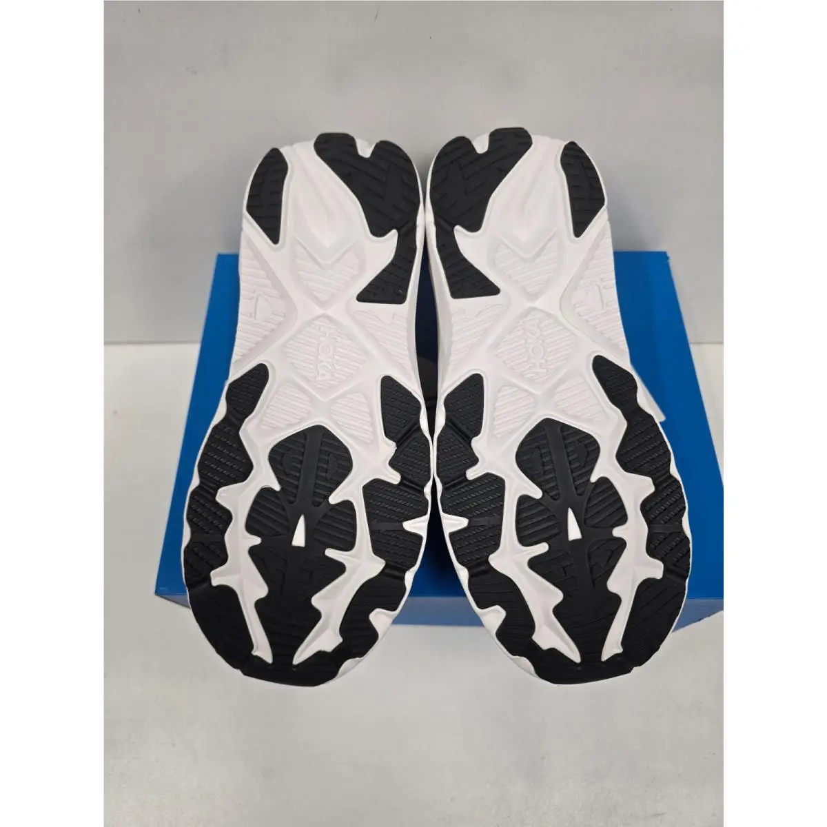 Hoka shoes - Arahi 8 - Arahi - Black / White (BWHT) 11