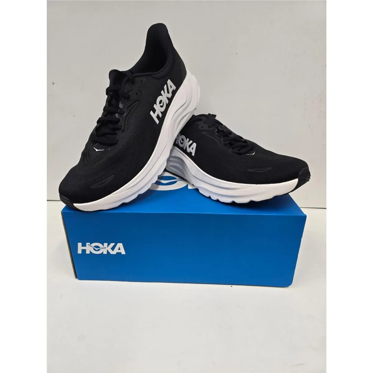 Hoka shoes - Arahi 8 - Arahi - Black / White (BWHT) 6
