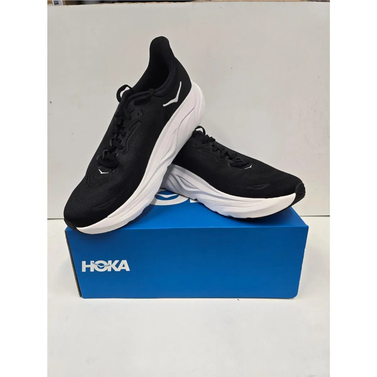 Hoka shoes - Arahi 8 - Arahi - Black / White (BWHT) 7
