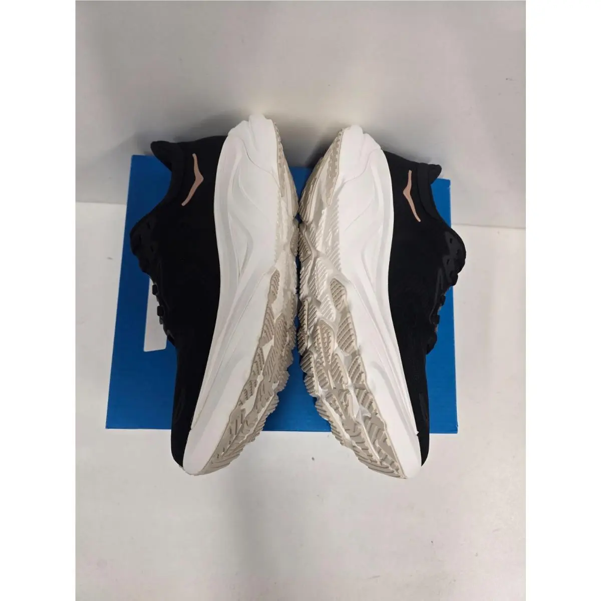 Hoka shoes - Arahi 8 - Arahi - Black/White BWHT 30