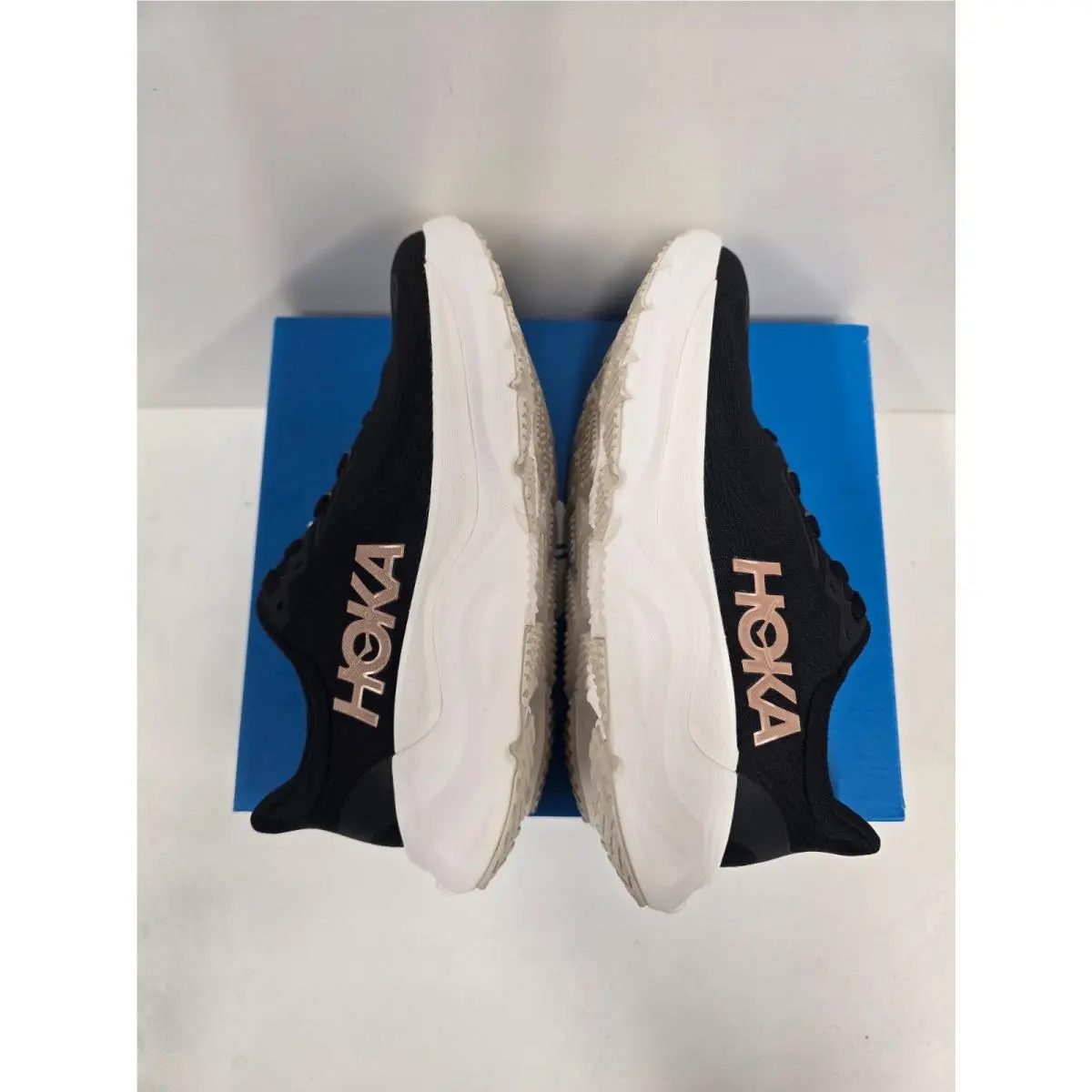 Hoka shoes - Arahi 8 - Arahi - Black/White BWHT 31