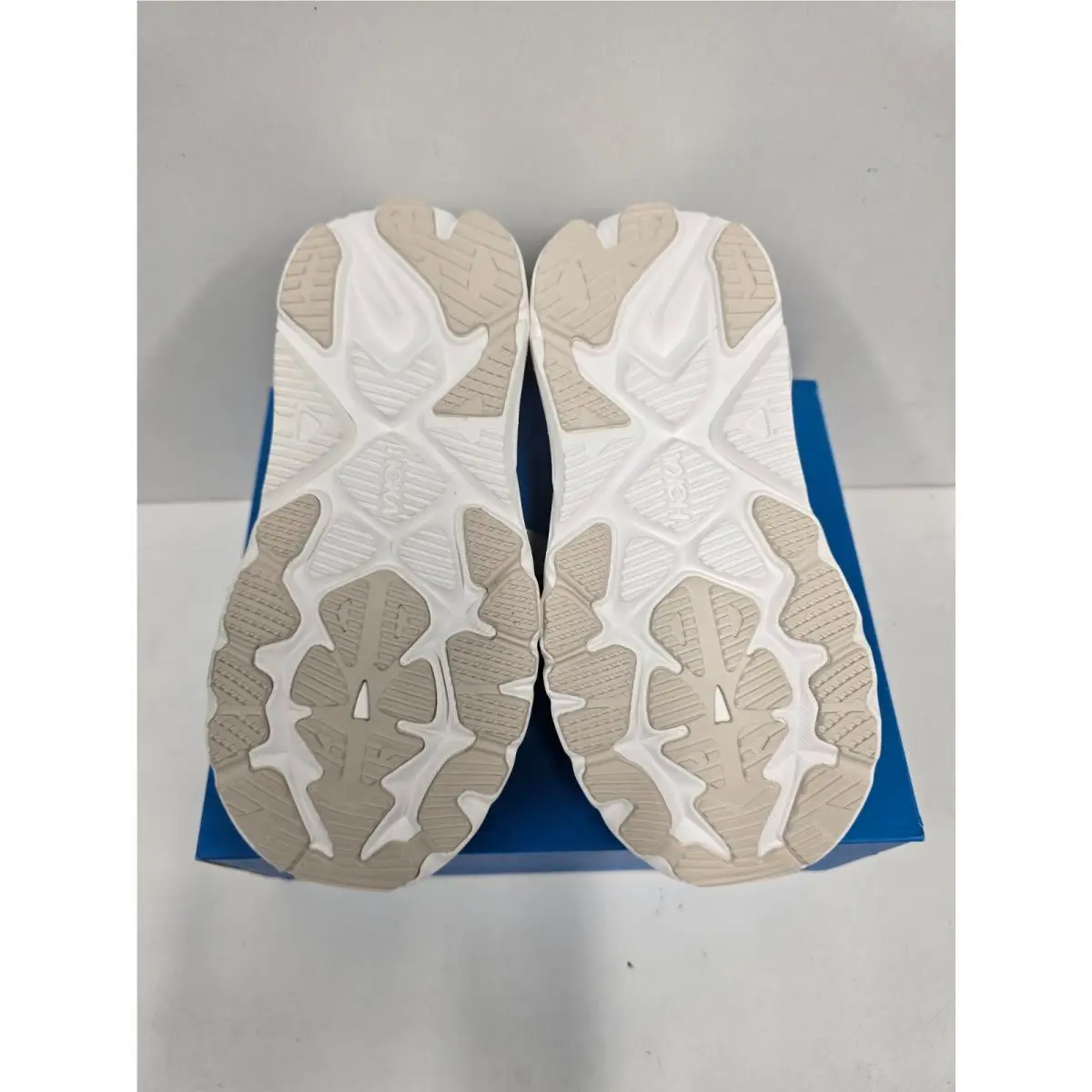 Hoka shoes - Arahi 8 - Arahi - Black/White BWHT 32