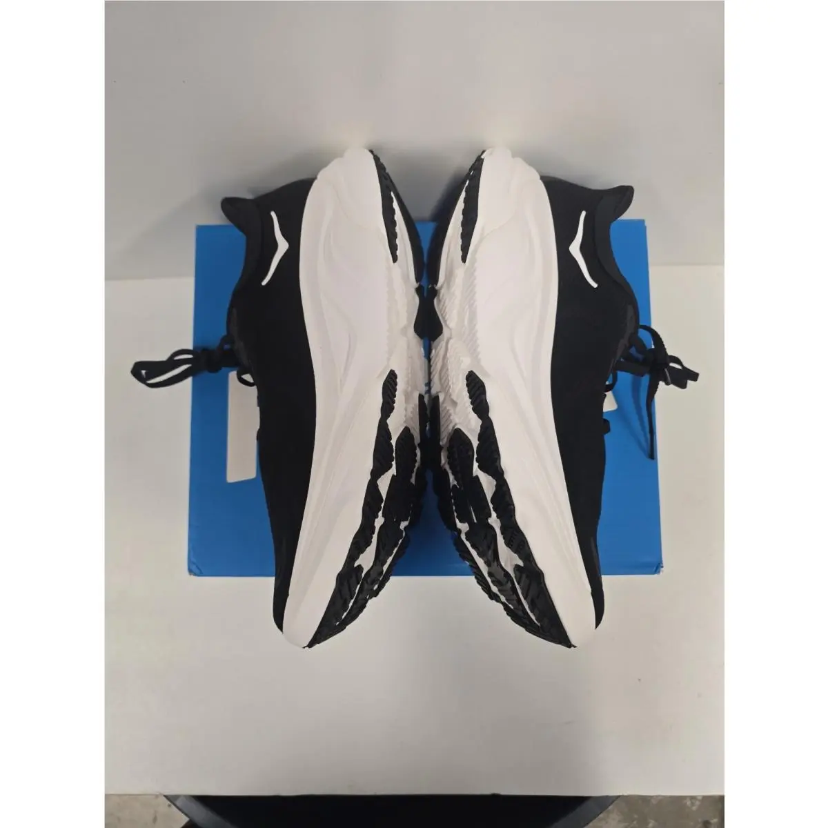 Hoka shoes - Arahi 8 - Arahi - Black/White BWHT 10