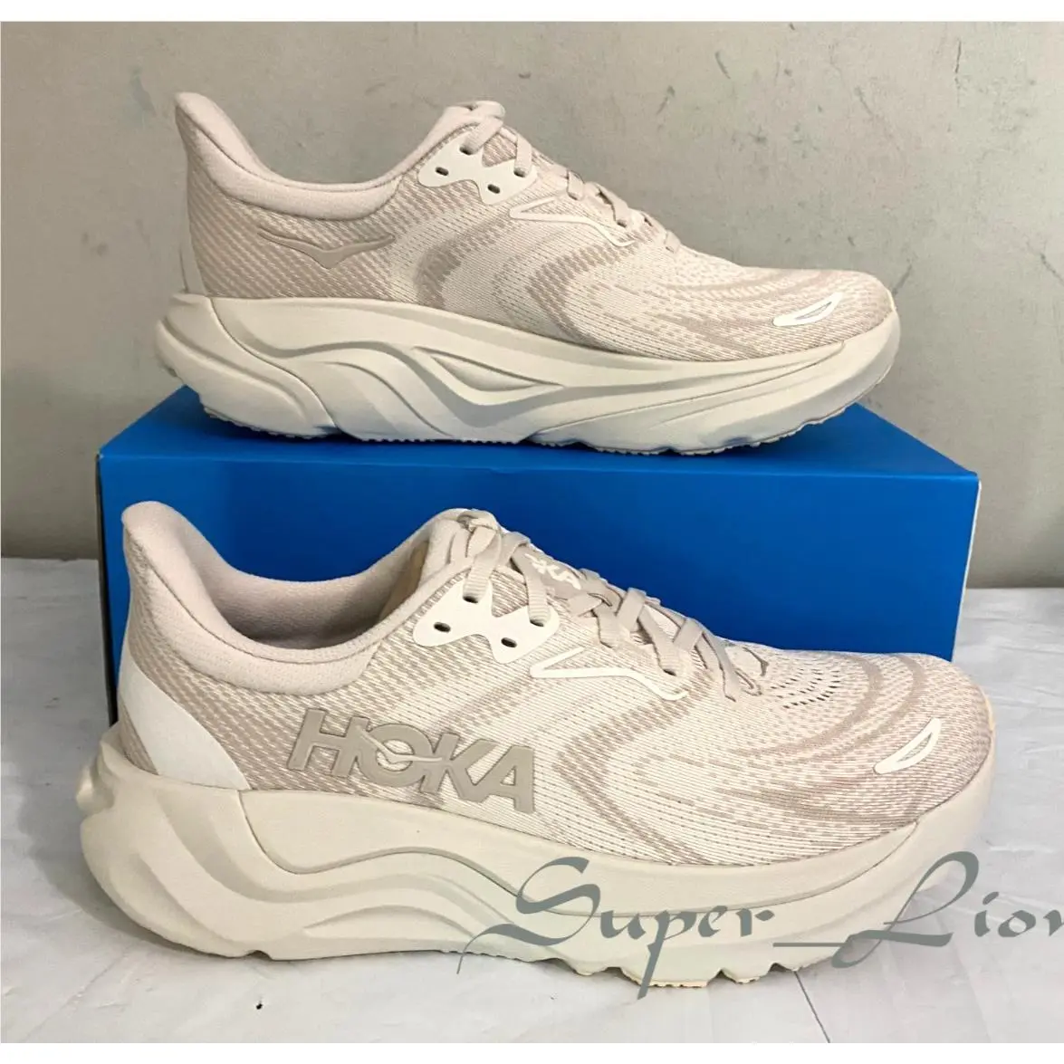 Hoka shoes - Hoka One One Arahi - One One Arahi - Grout / Putty 10