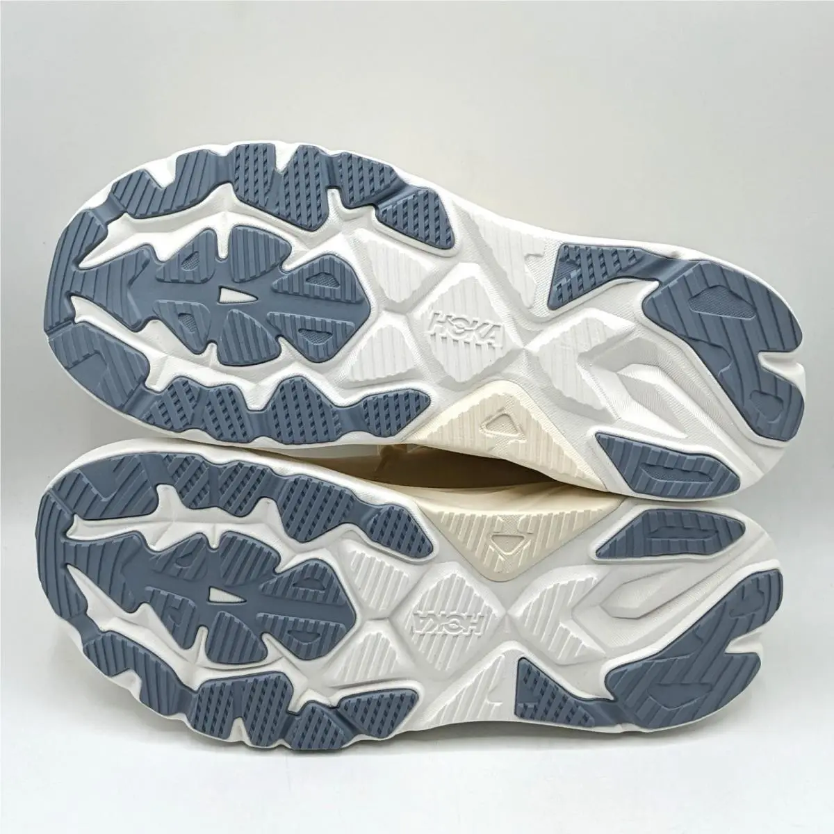 Hoka shoes - HOKA One One Arahi 8 - 1168690/ ALBST - Beige 14