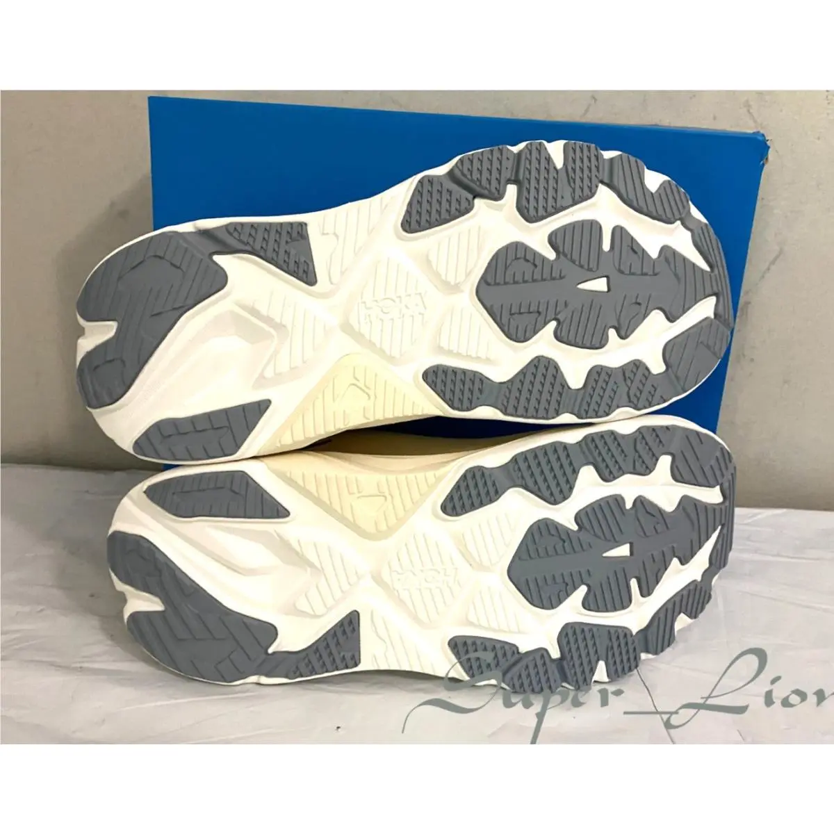 Hoka shoes - Hoka One One Arahi - One One Arahi - Alabaster/Birch 6