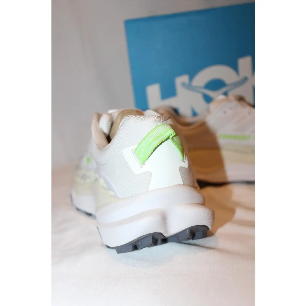 Hoka shoes - White 3