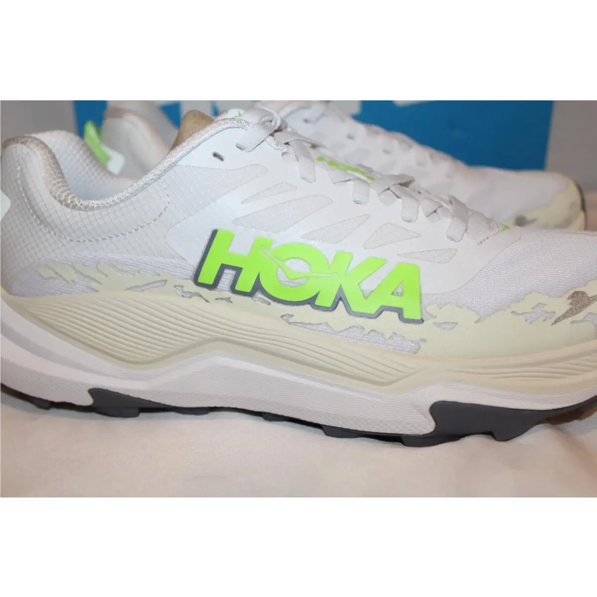 Hoka shoes - White 1
