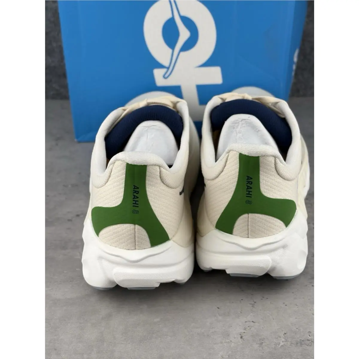Hoka shoes - Hoka One One Arahi 8 - Birch 1