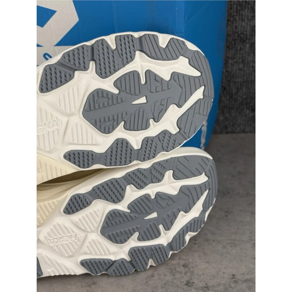 Hoka shoes - Hoka One One Arahi 8 - Birch 2