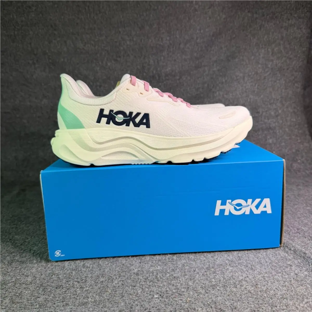 Hoka shoes - Hoka One One Arahi 8 RCRM - White 0