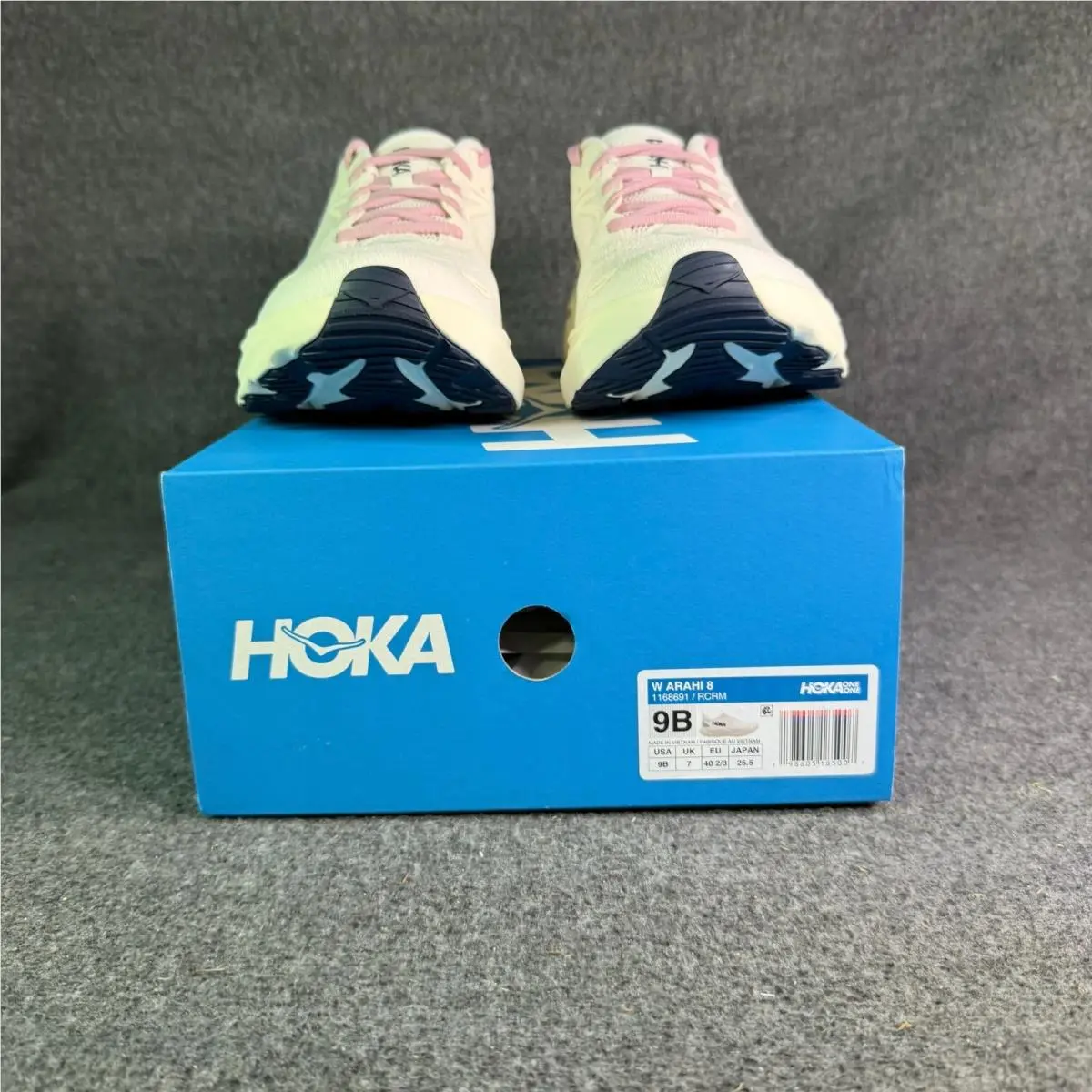 Hoka shoes - Hoka One One Arahi 8 RCRM - White 3