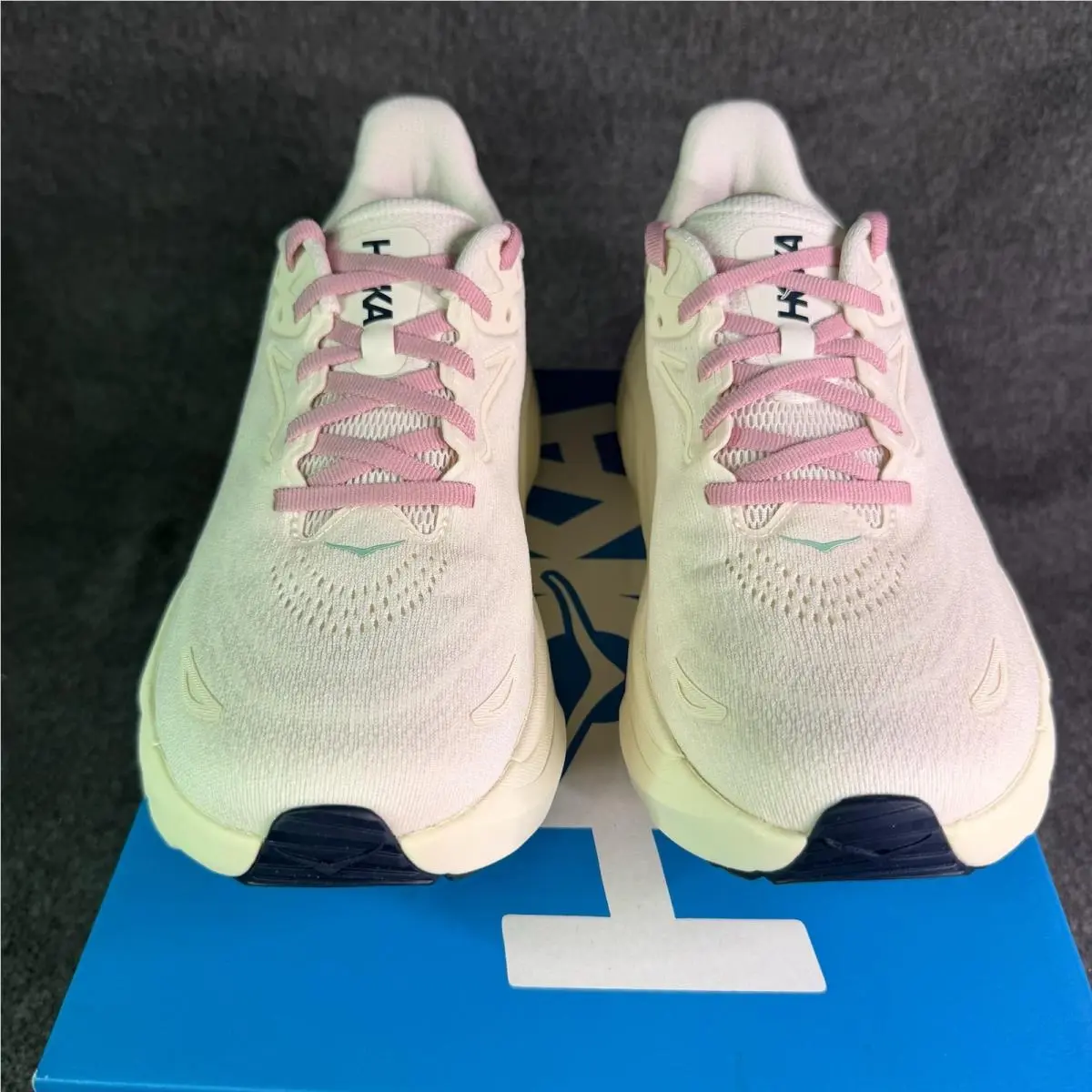 Hoka shoes - Hoka One One Arahi 8 RCRM - White 4