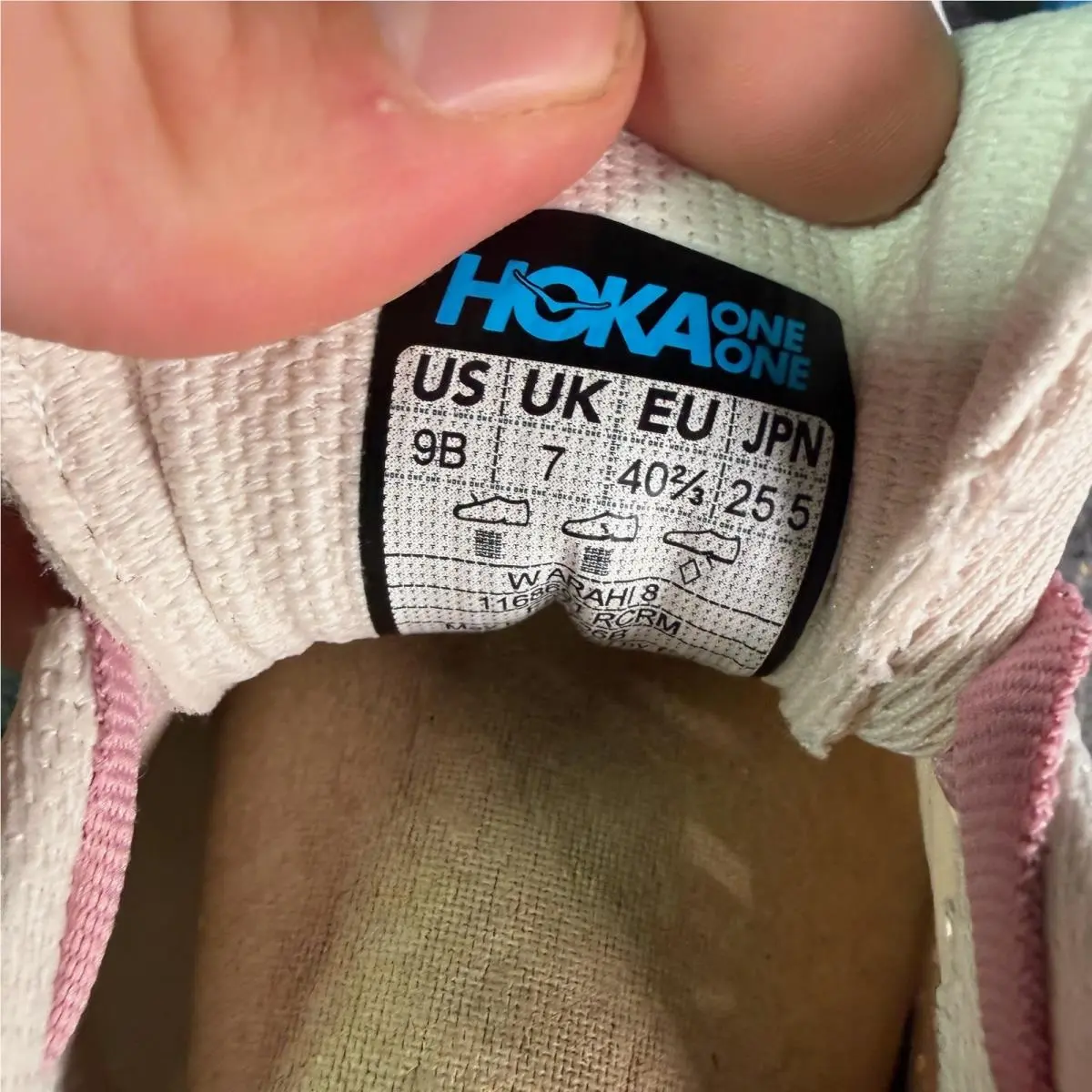 Hoka shoes - Hoka One One Arahi 8 RCRM - White 5